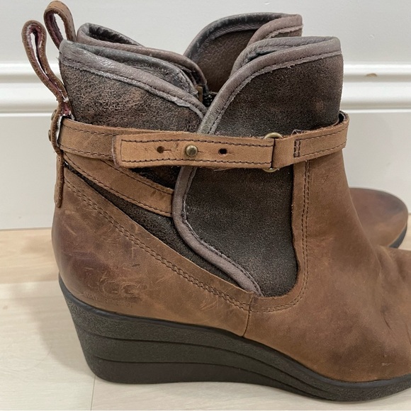 UGG Women's Size 8 Emalie Waterproof Wedge Leather Ankle Booties Brown 1008017 - Picture 5 of 14